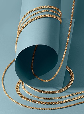 Gold Chains – Layered Necklace Styles Gold chain necklaces in various styles and lengths for layering